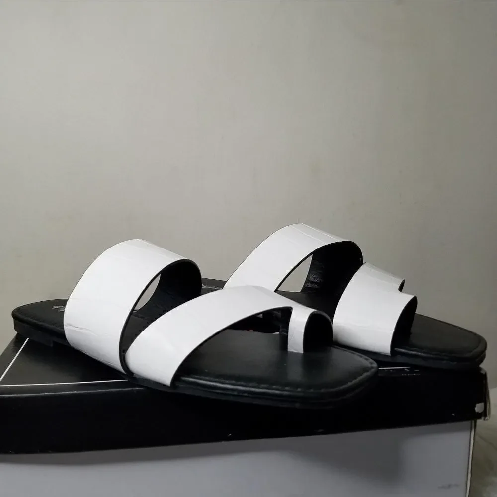 Quipid sandals black and white size 7